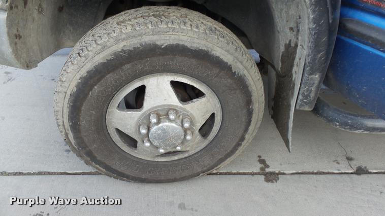 image for item J5725 2001 Dodge Ram 2500 Laramie SLT Quad Cab flatbed pickup truck