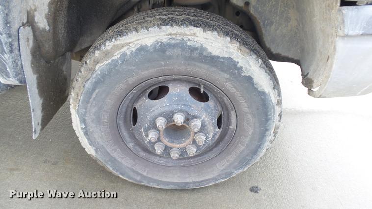 image for item J5725 2001 Dodge Ram 2500 Laramie SLT Quad Cab flatbed pickup truck