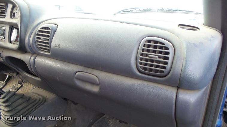 image for item J5725 2001 Dodge Ram 2500 Laramie SLT Quad Cab flatbed pickup truck