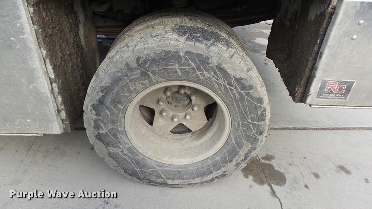 image for item J5725 2001 Dodge Ram 2500 Laramie SLT Quad Cab flatbed pickup truck