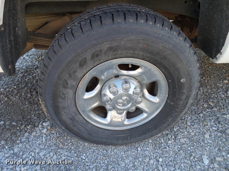 image for item K1037 2011 Dodge Ram 2500 Quad Cab pickup truck