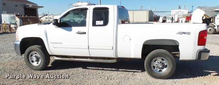 image for item K1040 2009 Chevrolet Silverado 2500HD Ext. Cab pickup truck