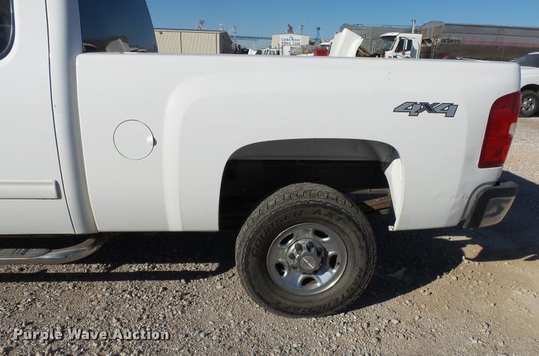 image for item K1040 2009 Chevrolet Silverado 2500HD Ext. Cab pickup truck