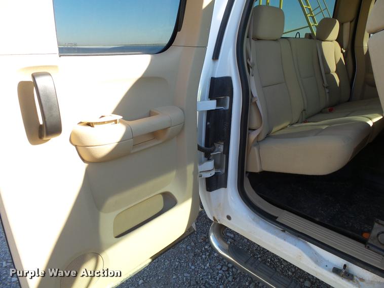 image for item K1040 2009 Chevrolet Silverado 2500HD Ext. Cab pickup truck