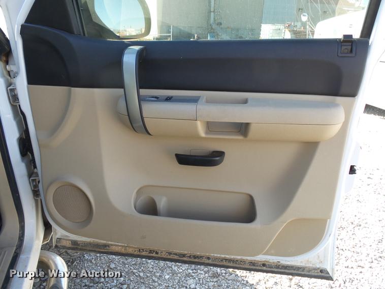 image for item K1040 2009 Chevrolet Silverado 2500HD Ext. Cab pickup truck