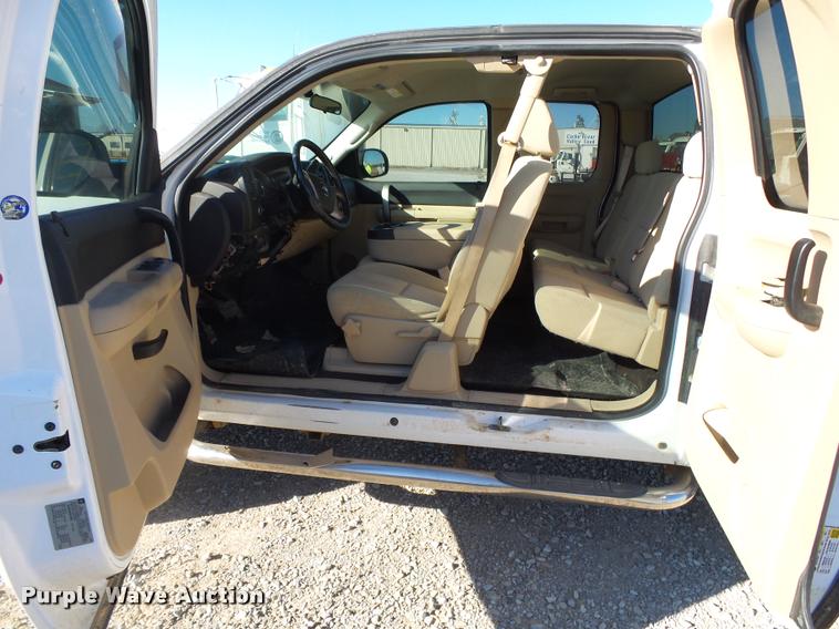 image for item K1040 2009 Chevrolet Silverado 2500HD Ext. Cab pickup truck