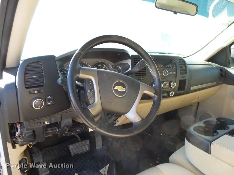 image for item K1040 2009 Chevrolet Silverado 2500HD Ext. Cab pickup truck