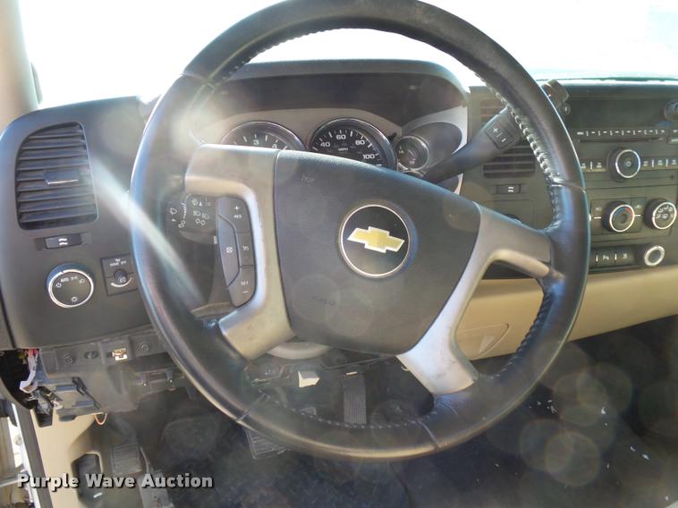 image for item K1040 2009 Chevrolet Silverado 2500HD Ext. Cab pickup truck