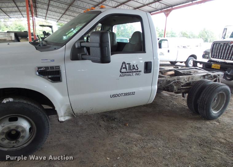 image for item K1080 2008 Ford F350 Super Duty pickup truck cab and chassis