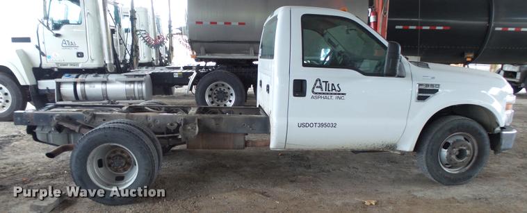 image for item K1080 2008 Ford F350 Super Duty pickup truck cab and chassis