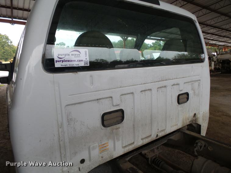 image for item K1080 2008 Ford F350 Super Duty pickup truck cab and chassis