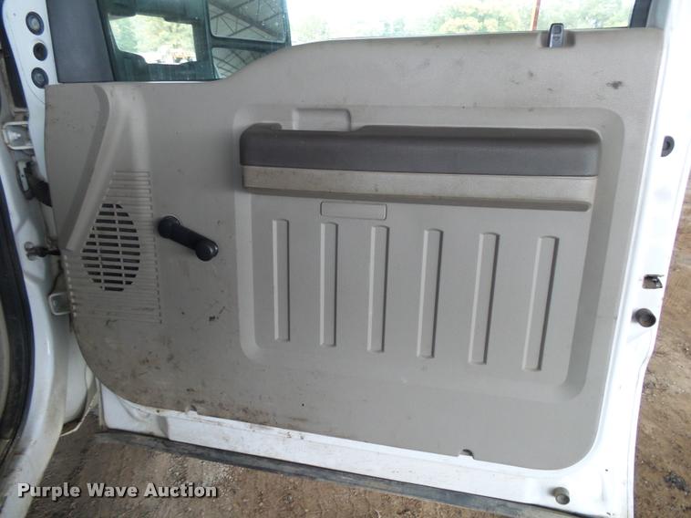 image for item K1080 2008 Ford F350 Super Duty pickup truck cab and chassis