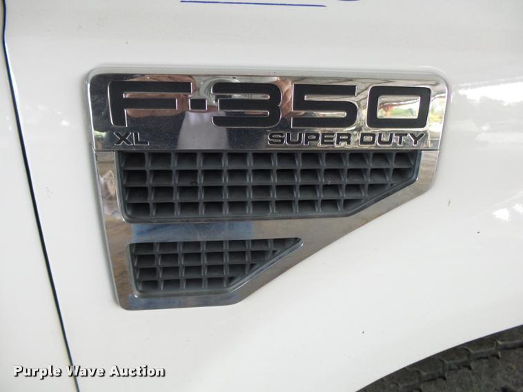 image for item K1080 2008 Ford F350 Super Duty pickup truck cab and chassis
