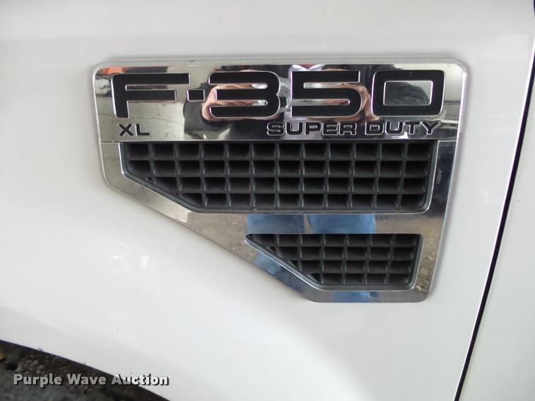 image for item K1080 2008 Ford F350 Super Duty pickup truck cab and chassis