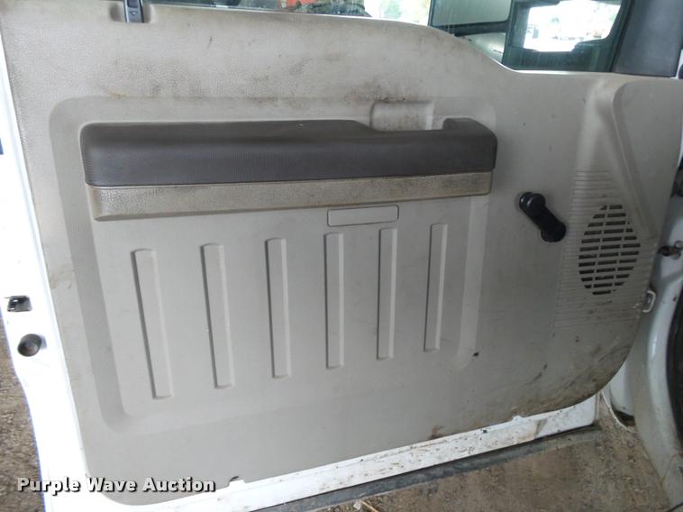 image for item K1080 2008 Ford F350 Super Duty pickup truck cab and chassis