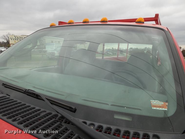 image for item K3426 2003 Ford F250 Super Duty Crew Cab flat bed truck