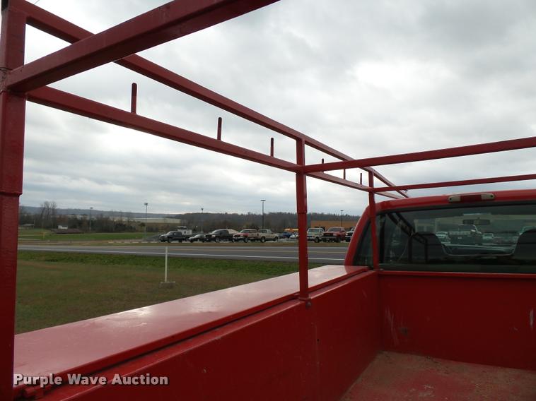 image for item K3426 2003 Ford F250 Super Duty Crew Cab flat bed truck