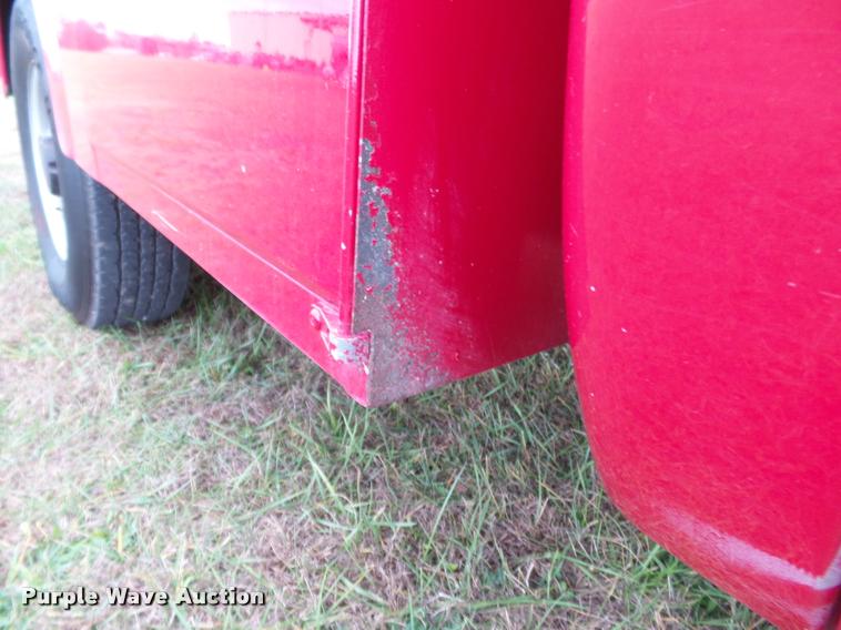 image for item K3426 2003 Ford F250 Super Duty Crew Cab flat bed truck