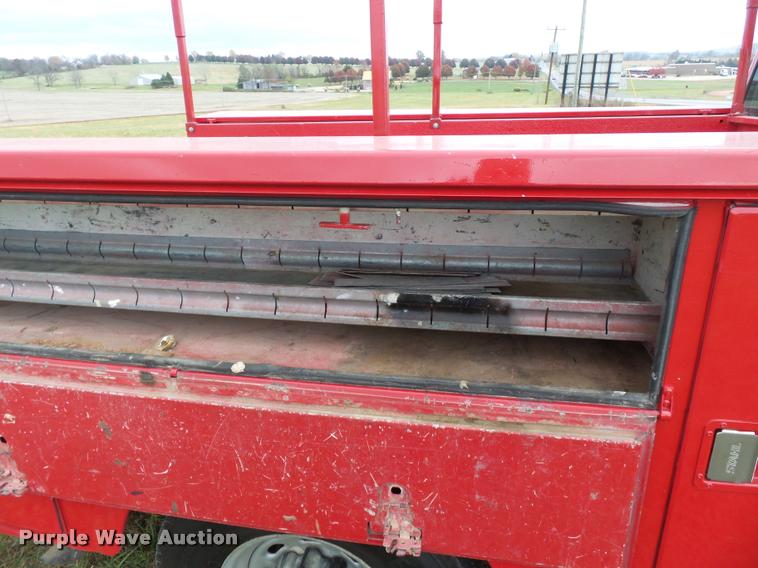 image for item K3426 2003 Ford F250 Super Duty Crew Cab flat bed truck