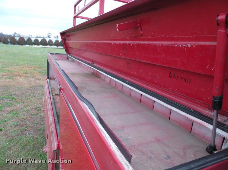 image for item K3426 2003 Ford F250 Super Duty Crew Cab flat bed truck