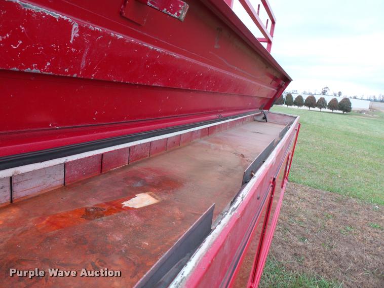 image for item K3426 2003 Ford F250 Super Duty Crew Cab flat bed truck