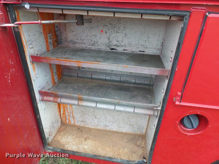 image for item K3426 2003 Ford F250 Super Duty Crew Cab flat bed truck