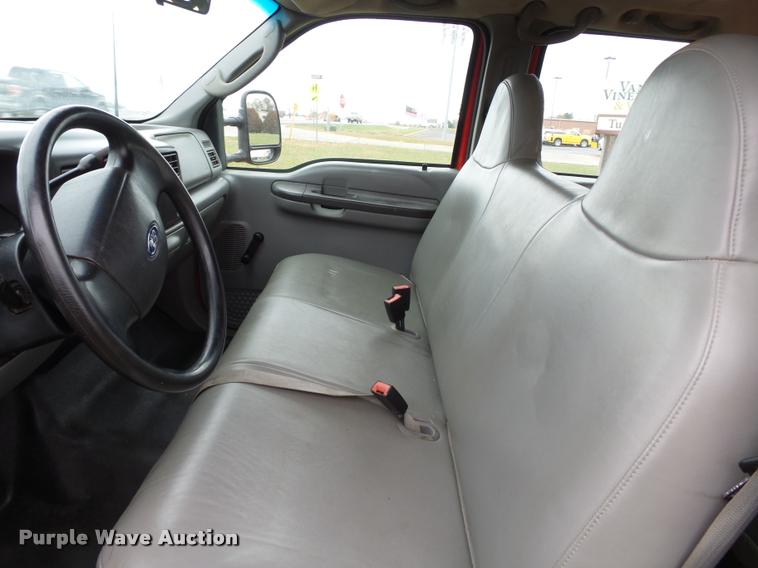 image for item K3426 2003 Ford F250 Super Duty Crew Cab flat bed truck