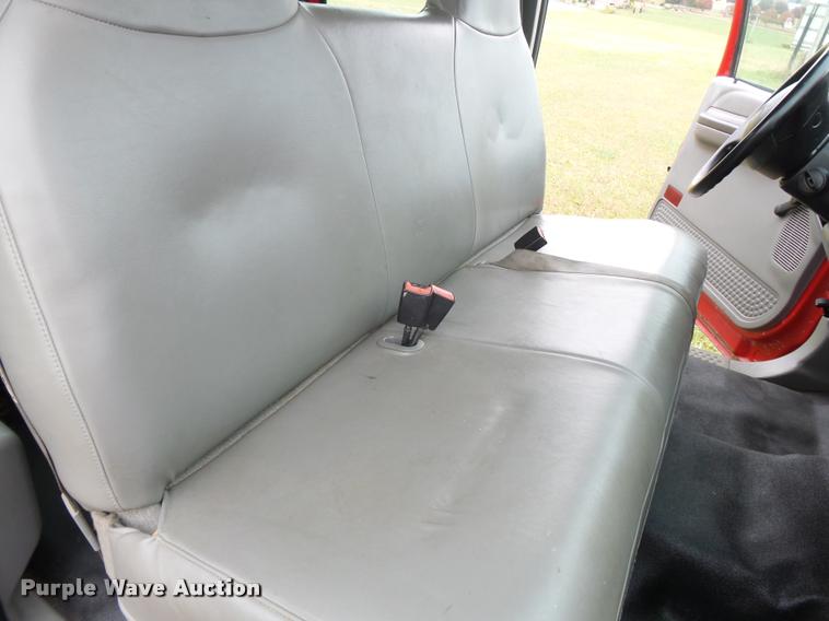 image for item K3426 2003 Ford F250 Super Duty Crew Cab flat bed truck