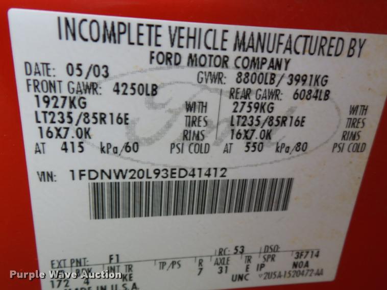 image for item K3426 2003 Ford F250 Super Duty Crew Cab flat bed truck