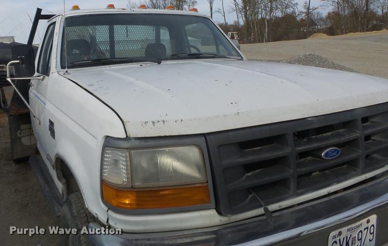 image for item K5545 1992 Ford F350 flatbed pickup truck