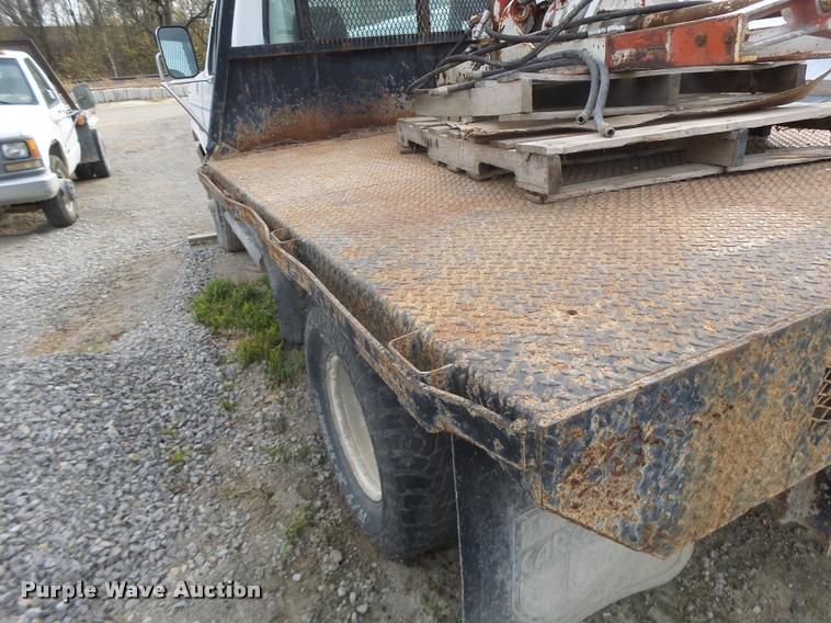 image for item K5545 1992 Ford F350 flatbed pickup truck