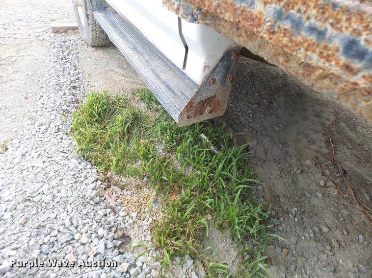 image for item K5545 1992 Ford F350 flatbed pickup truck