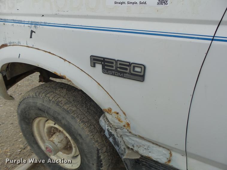 image for item K5545 1992 Ford F350 flatbed pickup truck