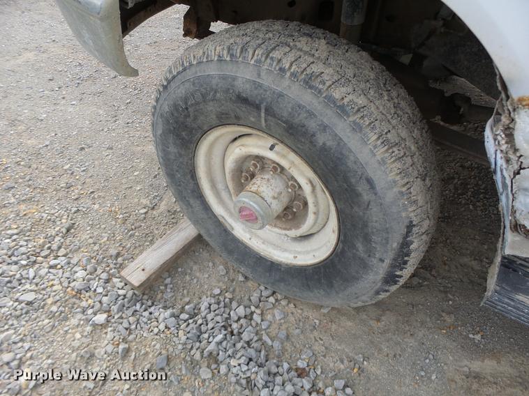 image for item K5545 1992 Ford F350 flatbed pickup truck