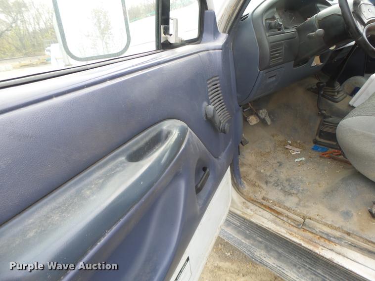 image for item K5545 1992 Ford F350 flatbed pickup truck