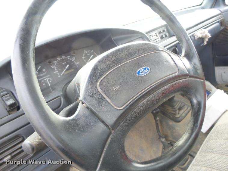 image for item K5545 1992 Ford F350 flatbed pickup truck