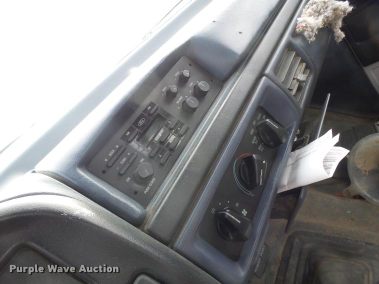 image for item K5545 1992 Ford F350 flatbed pickup truck