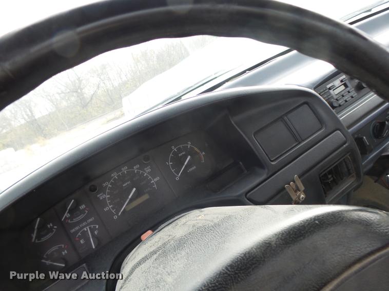 image for item K5545 1992 Ford F350 flatbed pickup truck