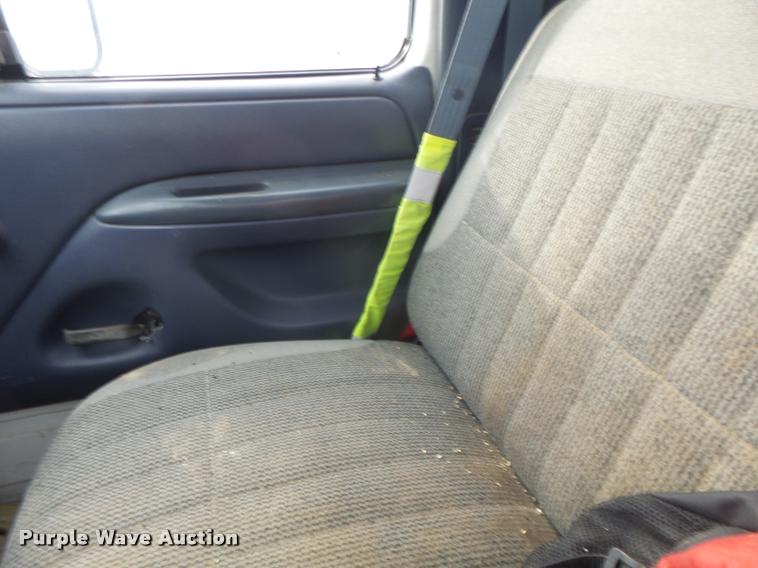 image for item K5545 1992 Ford F350 flatbed pickup truck