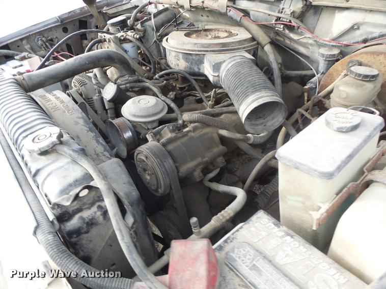 image for item K5545 1992 Ford F350 flatbed pickup truck