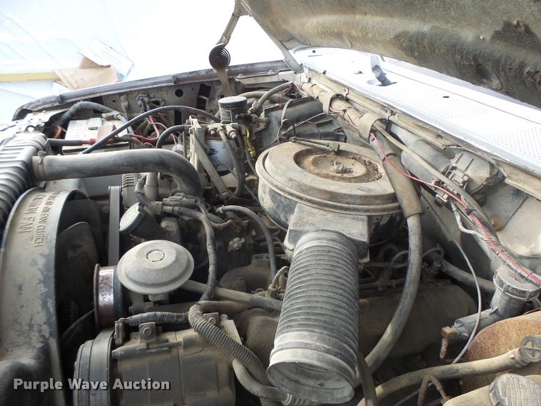 image for item K5545 1992 Ford F350 flatbed pickup truck