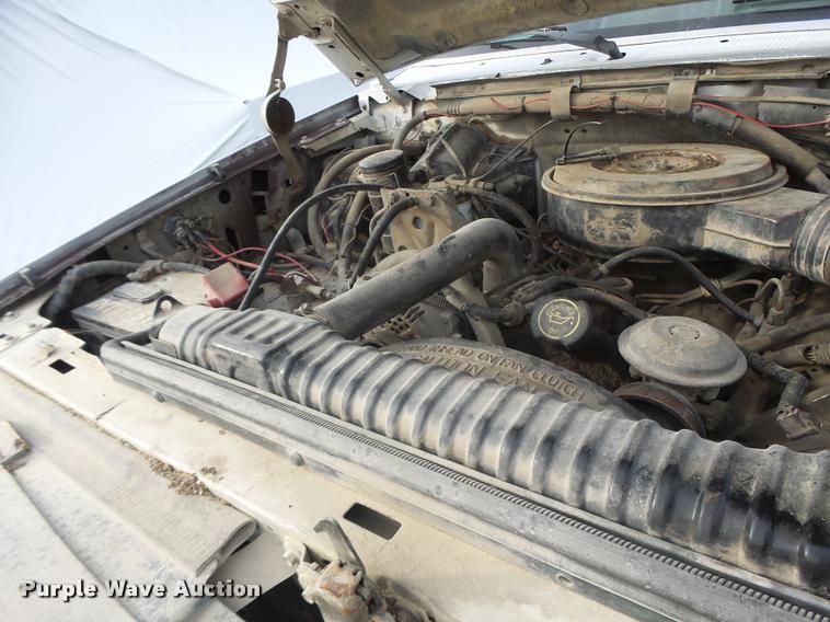 image for item K5545 1992 Ford F350 flatbed pickup truck