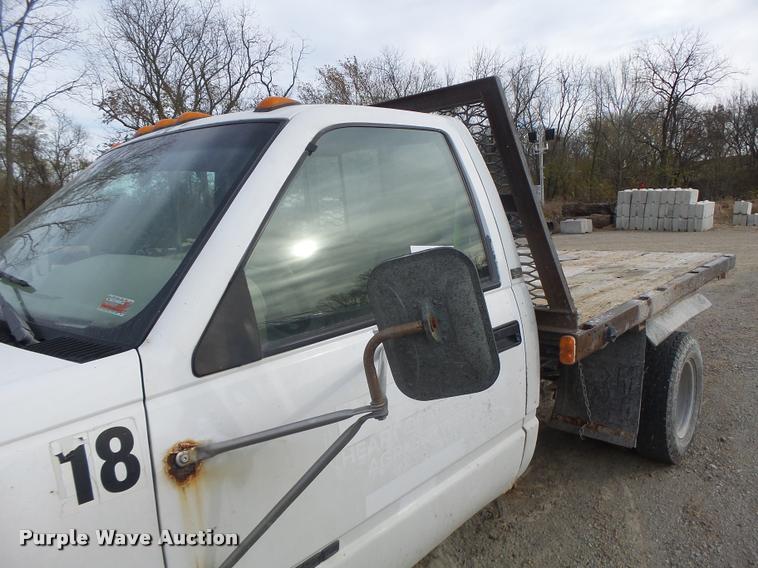 image for item K5546 1995 Chevrolet 3500 flatbed pickup truck