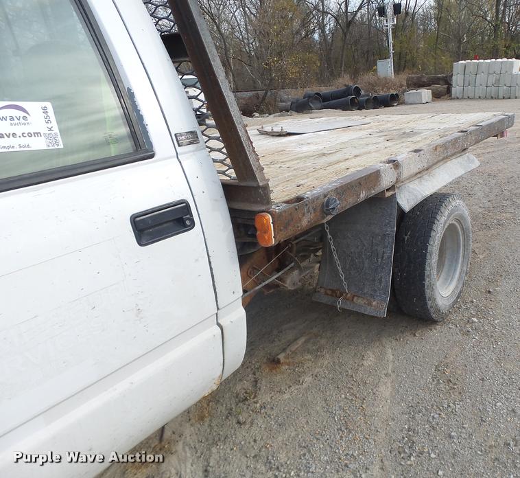 image for item K5546 1995 Chevrolet 3500 flatbed pickup truck