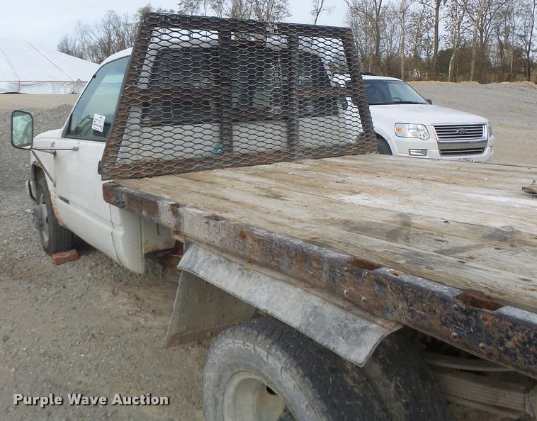 image for item K5546 1995 Chevrolet 3500 flatbed pickup truck