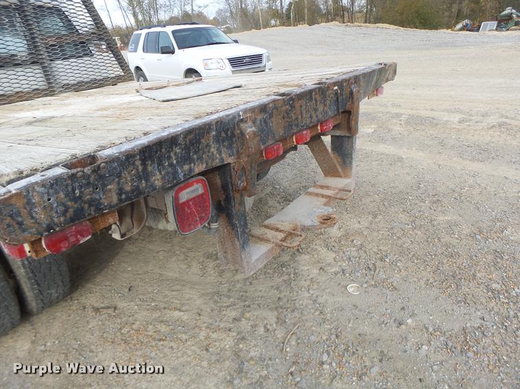 image for item K5546 1995 Chevrolet 3500 flatbed pickup truck