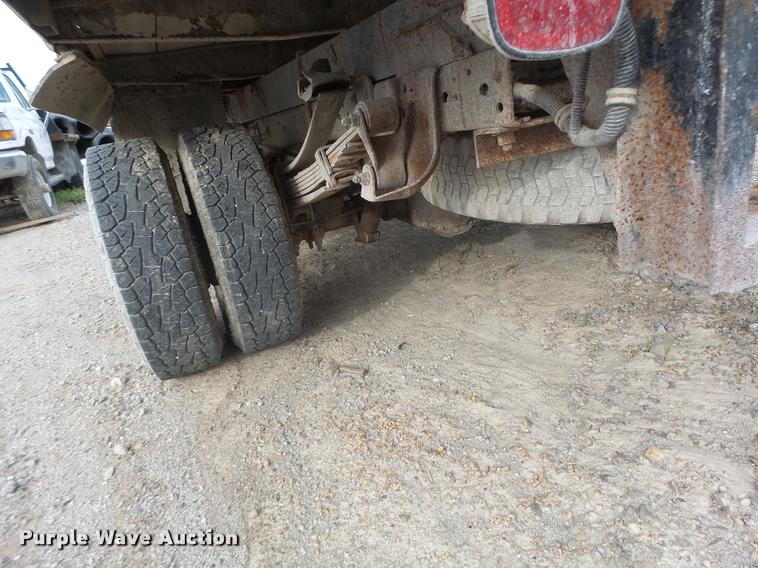 image for item K5546 1995 Chevrolet 3500 flatbed pickup truck