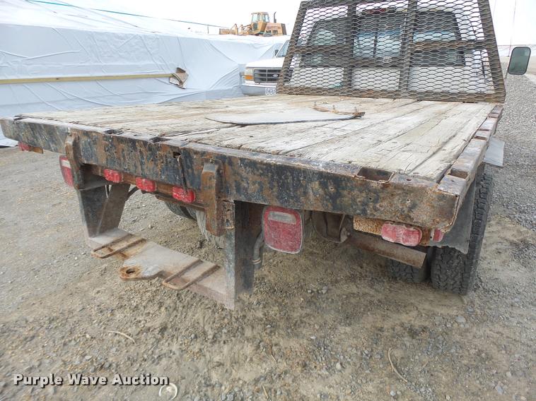 image for item K5546 1995 Chevrolet 3500 flatbed pickup truck