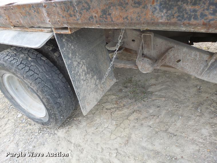 image for item K5546 1995 Chevrolet 3500 flatbed pickup truck