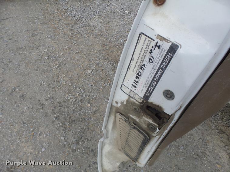 image for item K5546 1995 Chevrolet 3500 flatbed pickup truck